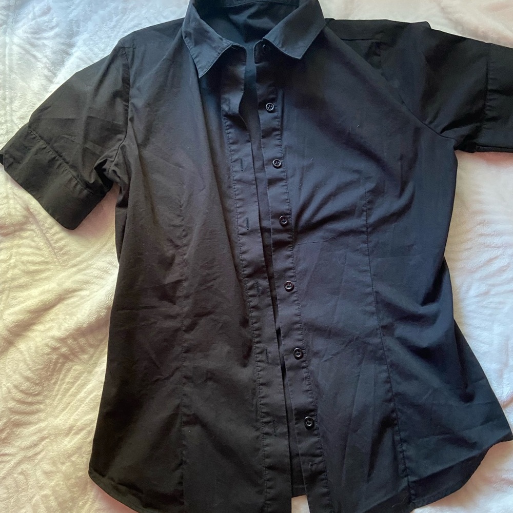 Sunnow Button down black short sleeve shirt